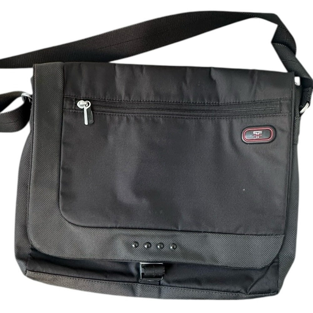 Tumi Black Messenger Bag Crossbody Laptop Work Travel Nylon - Picture 3 of 8